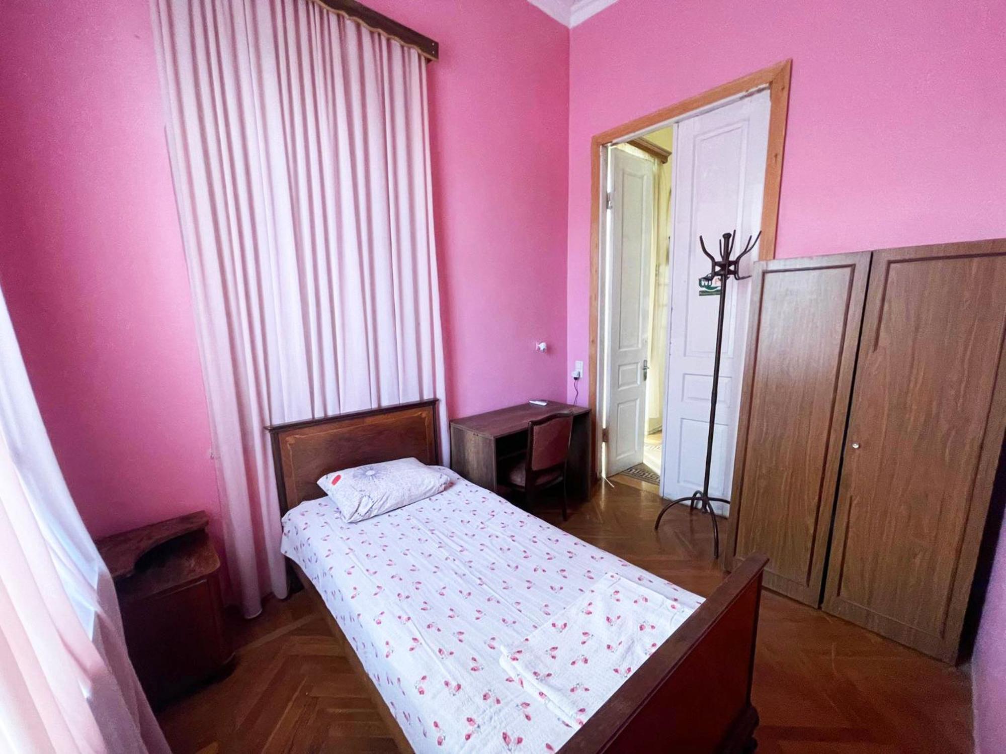 Guest House Tall Rooms Zugdidi Exterior photo